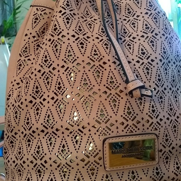 Andrew Marc New York backpack/shoulder bag - Picture 3 of 6